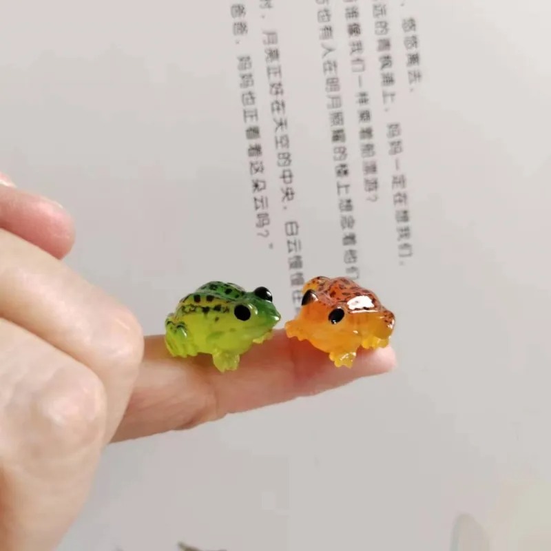 Bonsai Garden China - Mooie kleine oranje groene kikkers 10